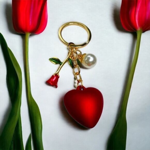 Accessories - Dimensional Heart & Rose Keychain l Gold Hardware l Rose accent l New